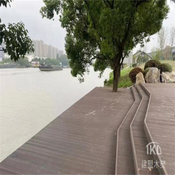 吉林塑木地板厂家浅谈：你了解木塑挤出技术吗？